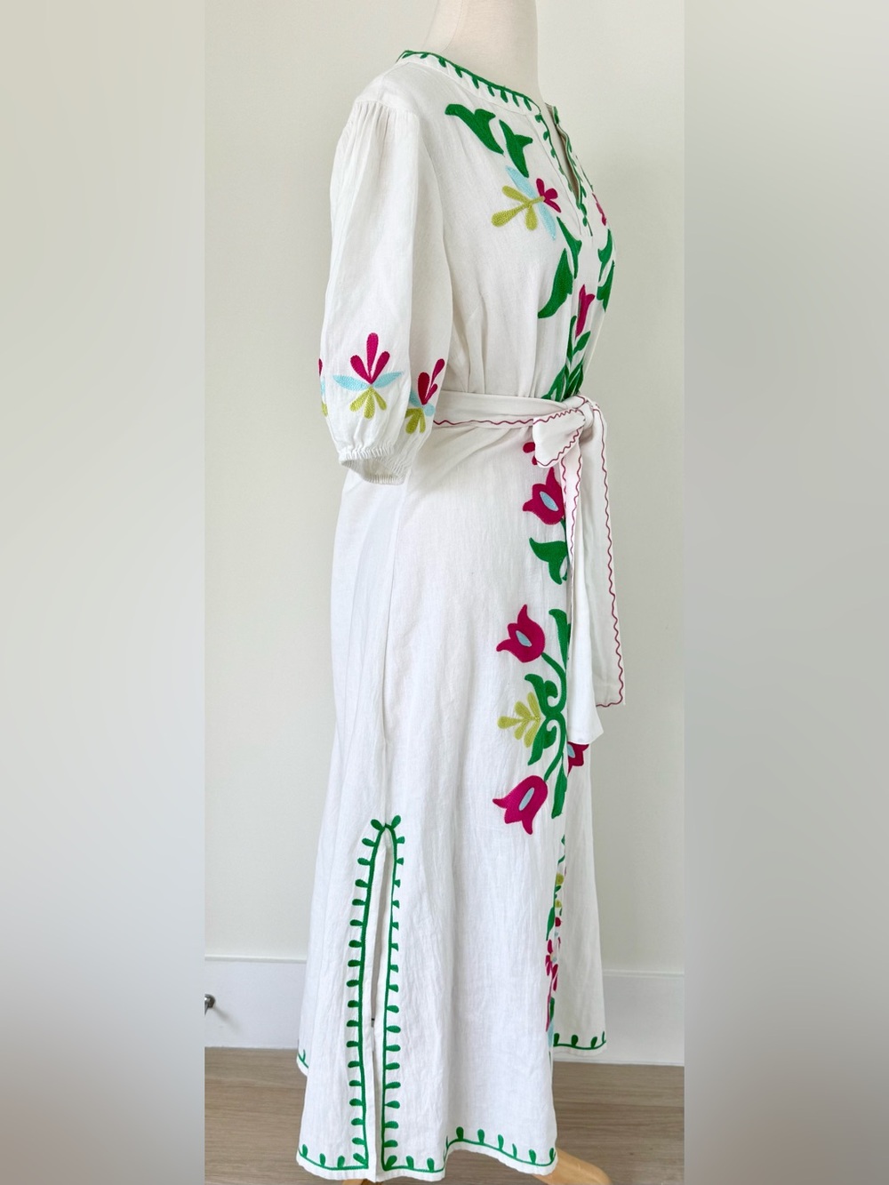 Roller Rabbit Embroidery Caftan Tie Dress White Pink Floral Dress Size S - Picture 4 of 10